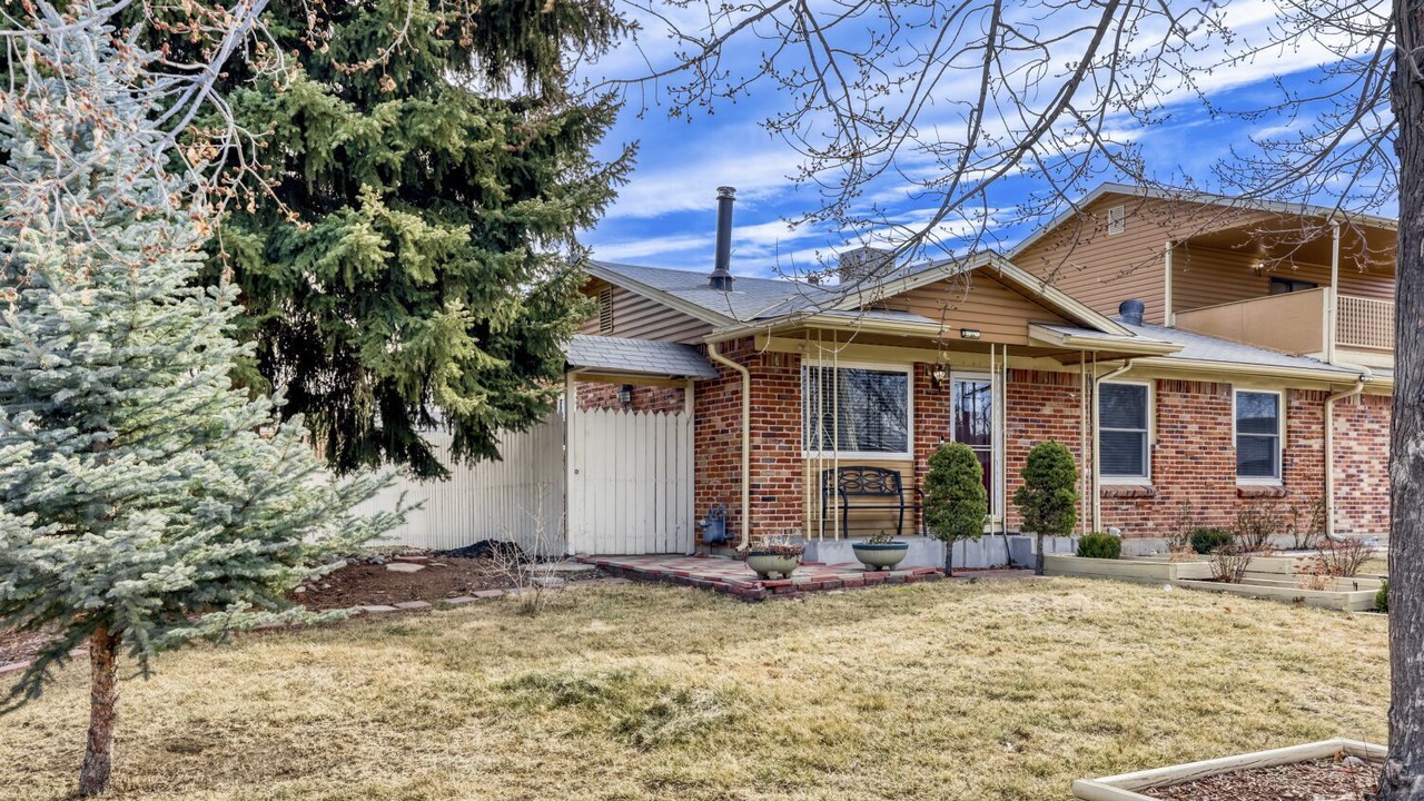 Photo of Outdoor in Aurora Hills