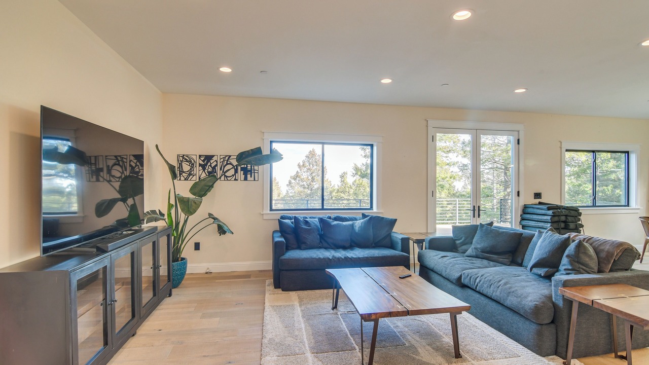 Photo of Livingroom in Evergreen