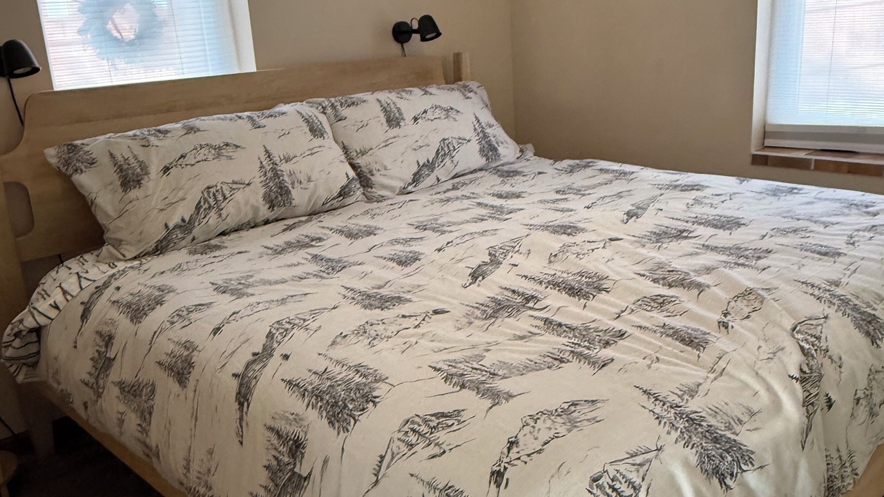 Photo of Bedroom in Evergreen Meadows