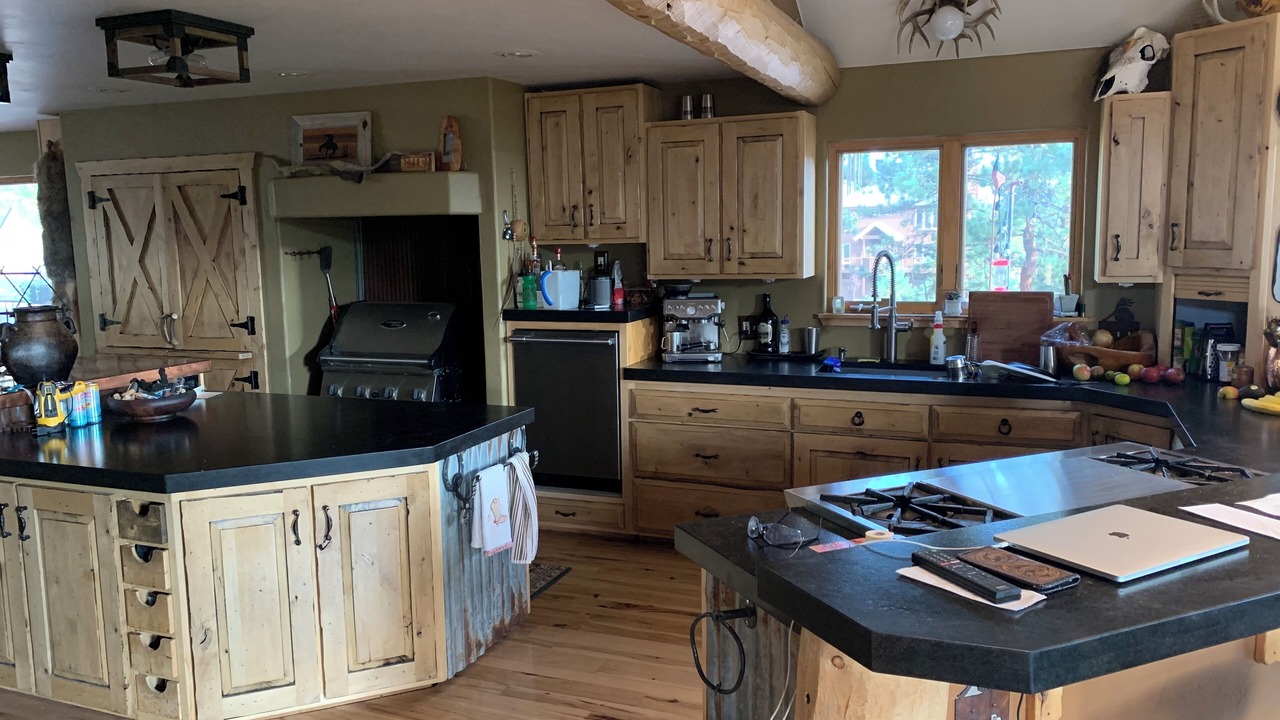 Photo of Kitchen in Evergreen Meadows
