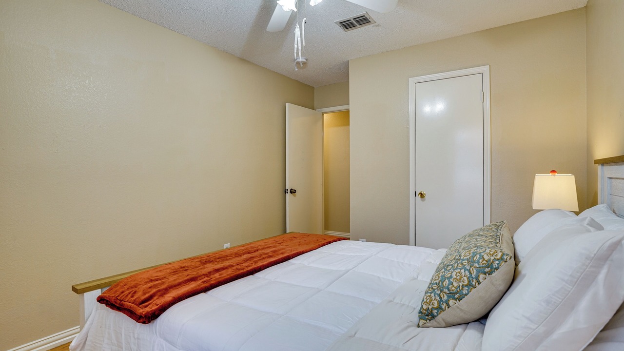 Photo of Bedroom in Fossil Creek