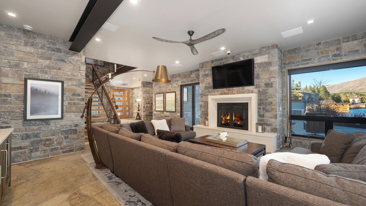 Photo of Livingroom in Grand Lake