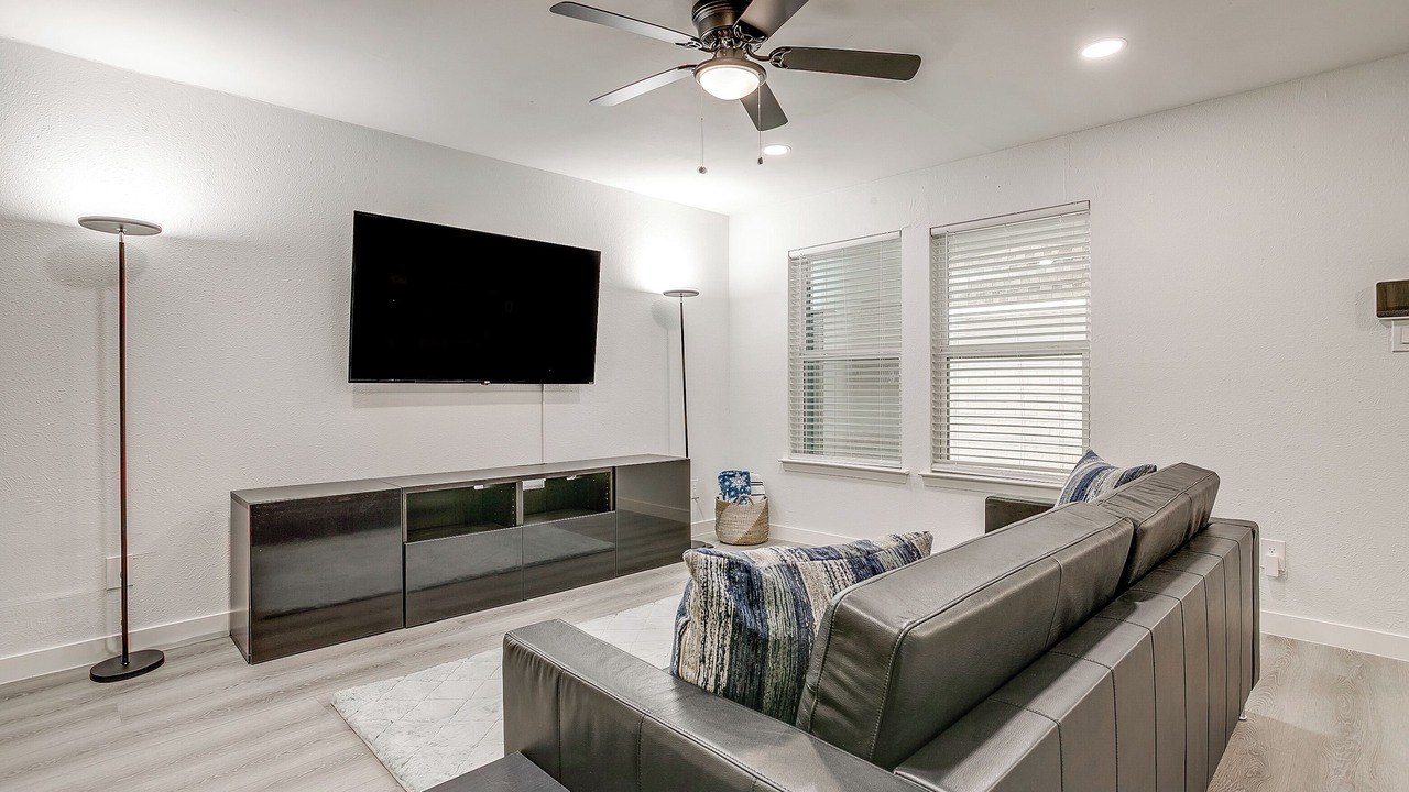 Photo of Livingroom in West Arlington