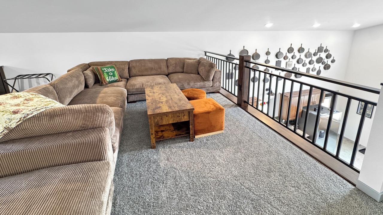 Photo of Livingroom in Custer