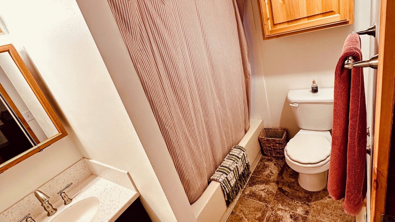 Photo of Bathroom in Cascade