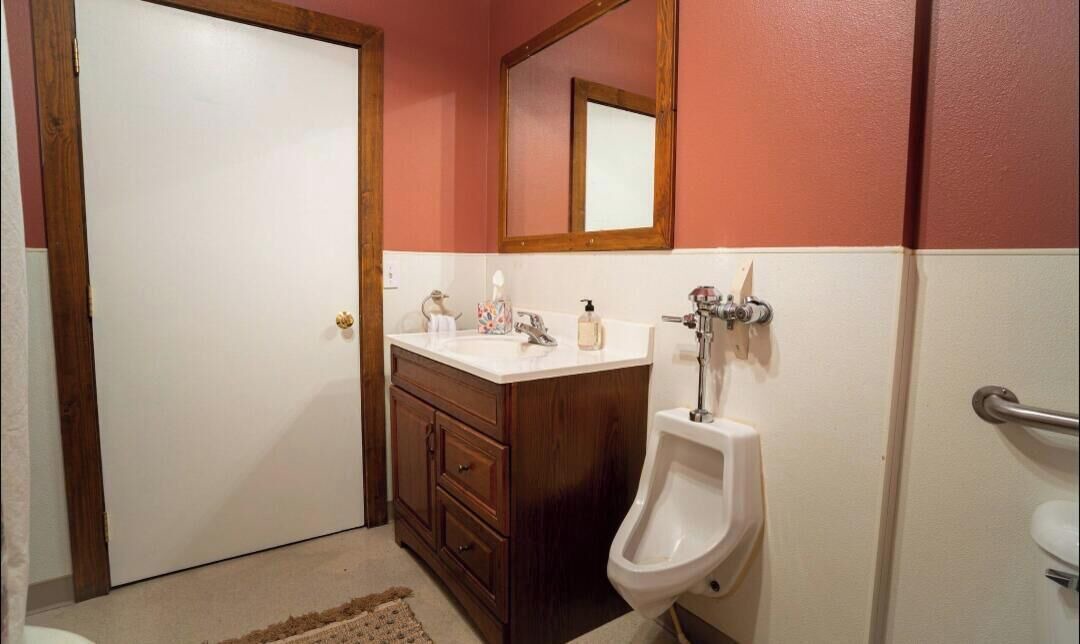 Photo of Bathroom in Halfway