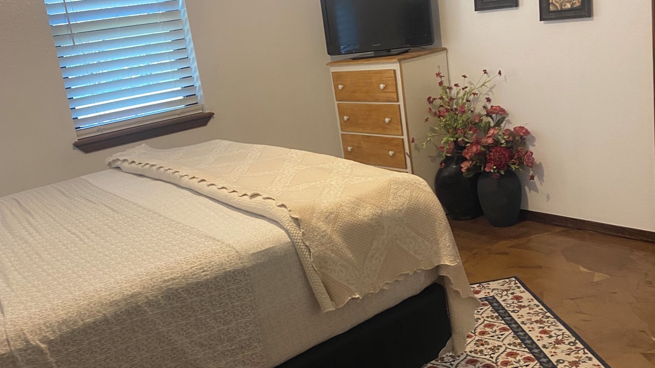Photo of Bedroom in Ada