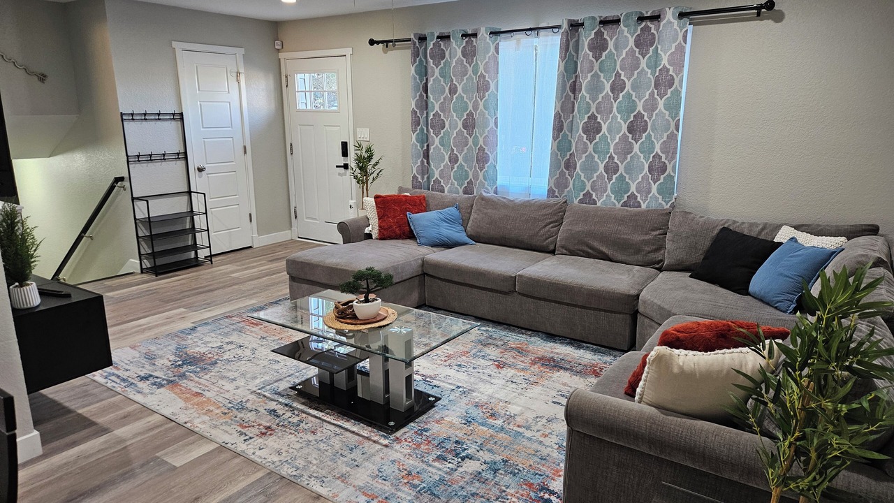 Photo of Livingroom in Security-Widefield