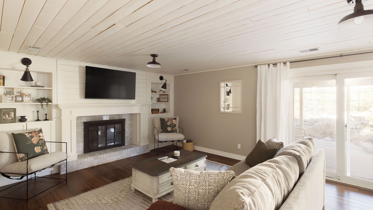 Photo of Livingroom in Castle Rock
