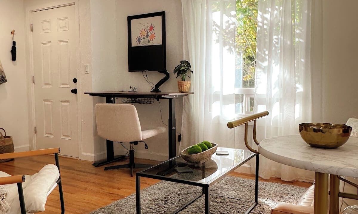 Photo of Livingroom in Fairmount Park