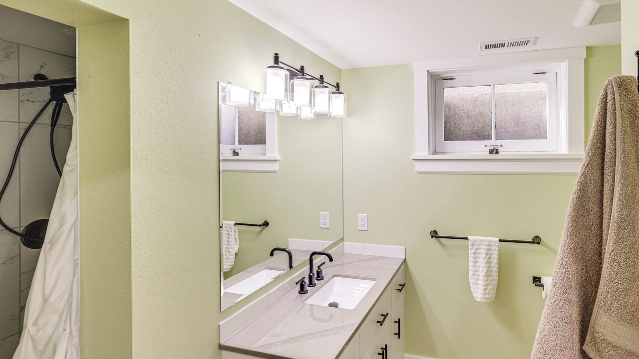 Photo of Bathroom in Pendleton