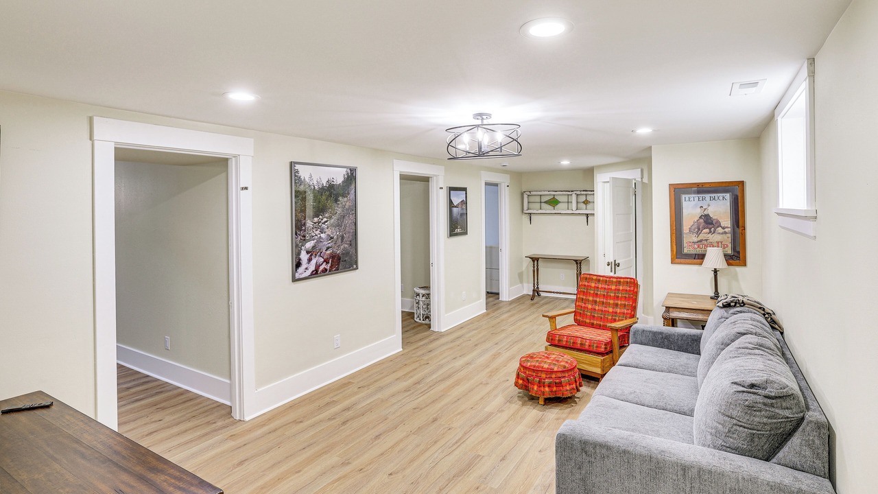 Photo of Livingroom in Pendleton