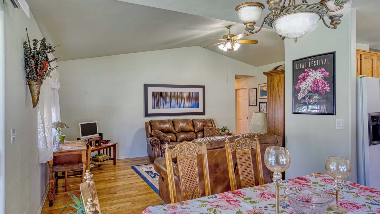 Photo of Livingroom in Weiser