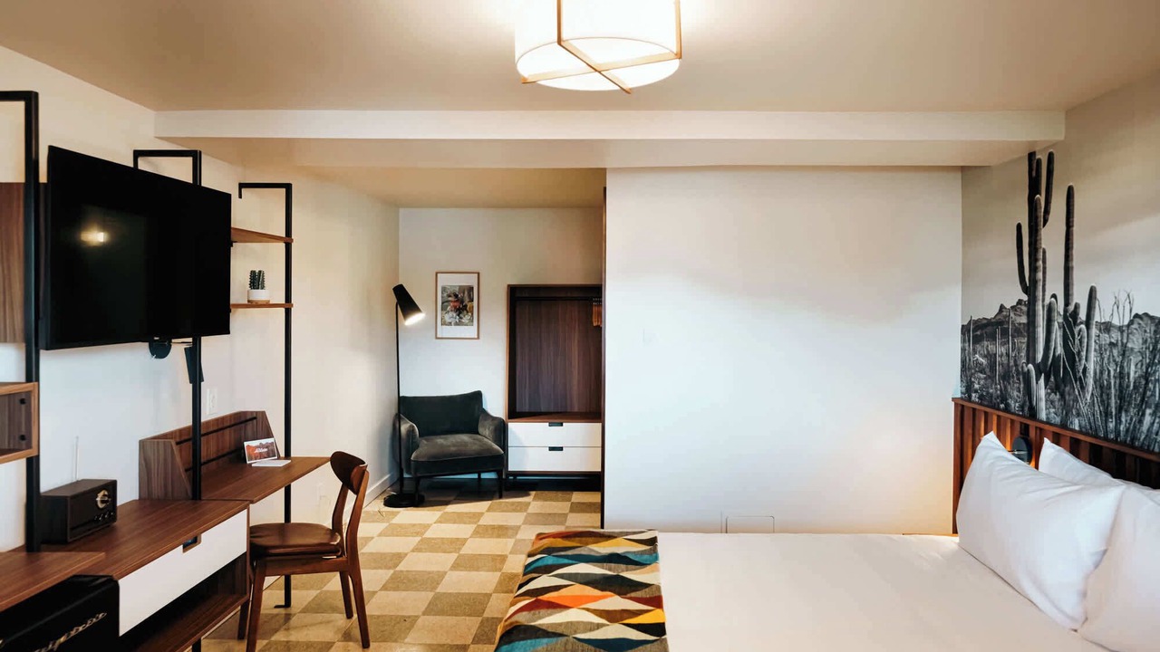 Photo of Bedroom in Hale