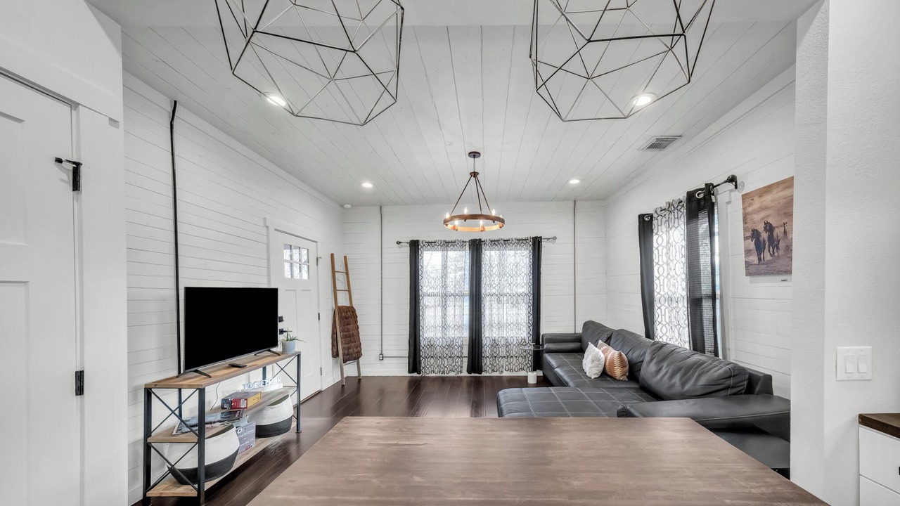 Photo of Livingroom in Stephenville