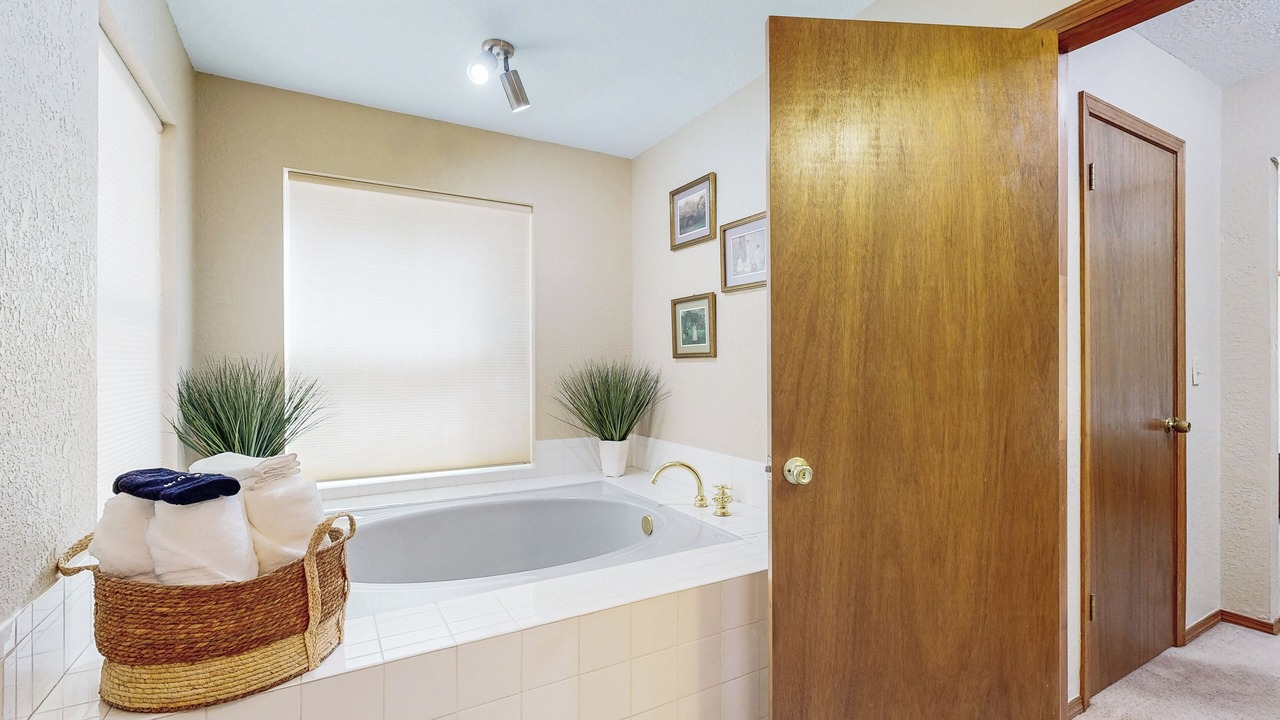 Photo of Bathroom in Hoyt
