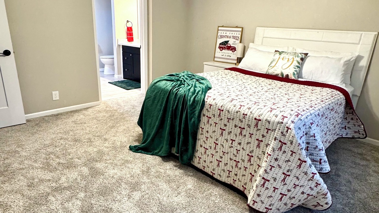Photo of Bedroom in Oskaloosa