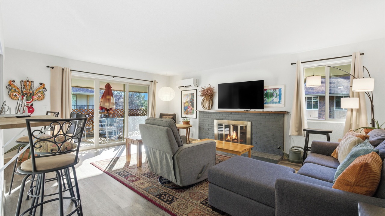 Photo of Livingroom in East Boulder