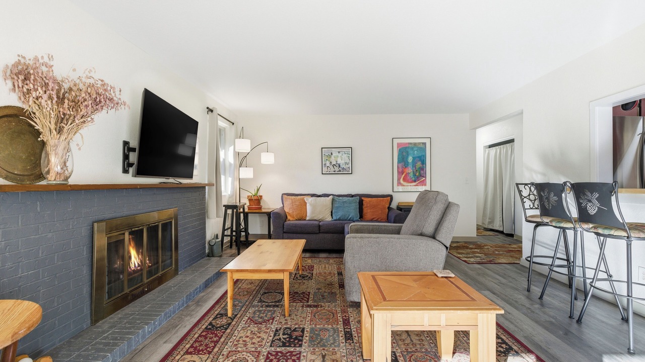 Photo of Livingroom in East Boulder