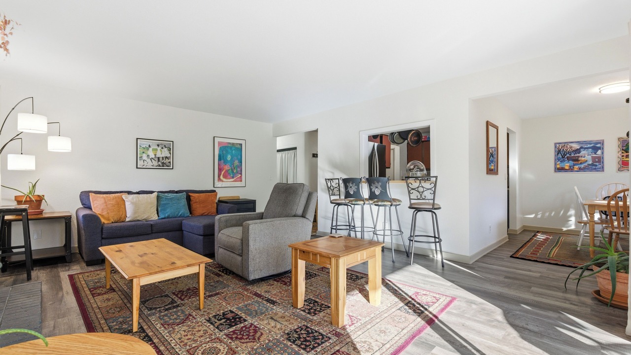 Photo of Livingroom in East Boulder