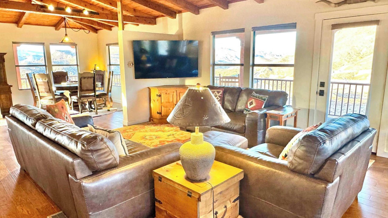 Photo of Livingroom in Lajitas