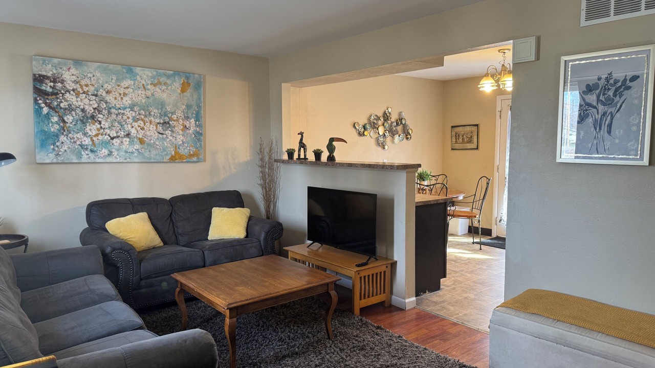 Photo of Livingroom in Berkley