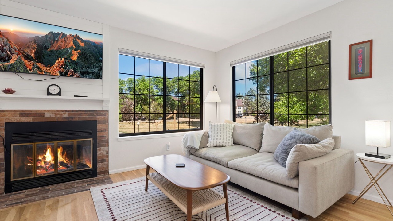 Photo of Livingroom in Gunbarrel