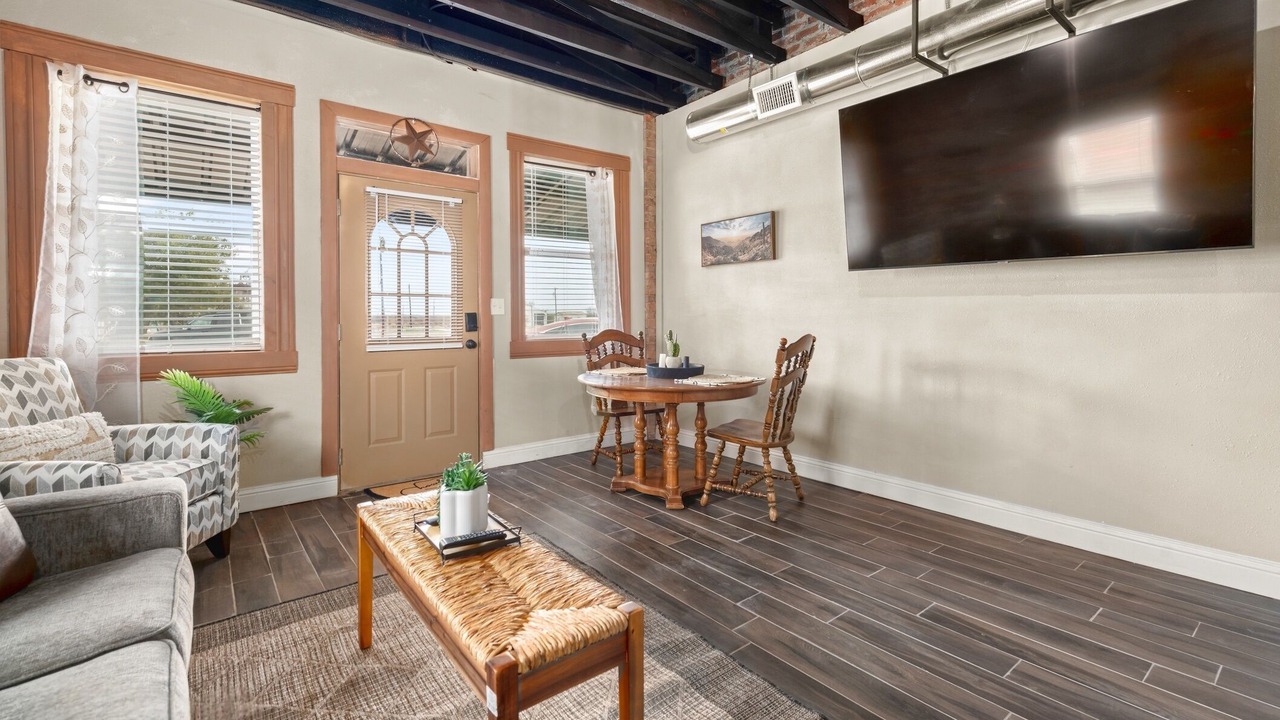 Photo of Livingroom in Baird