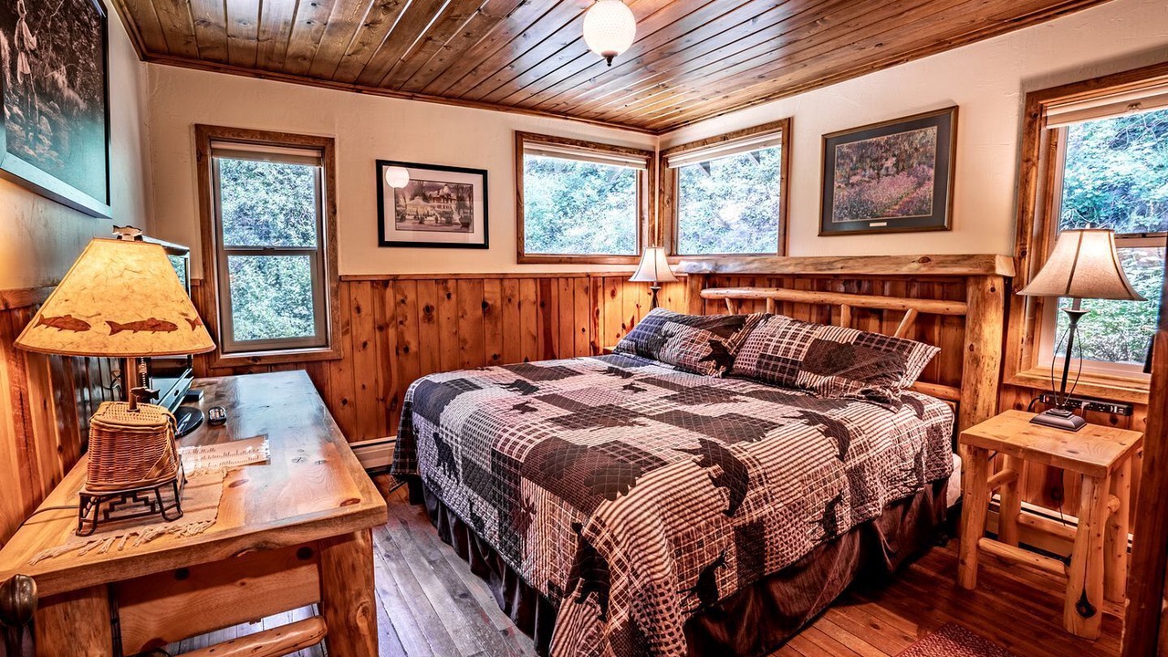Photo of Bedroom in Evergreen