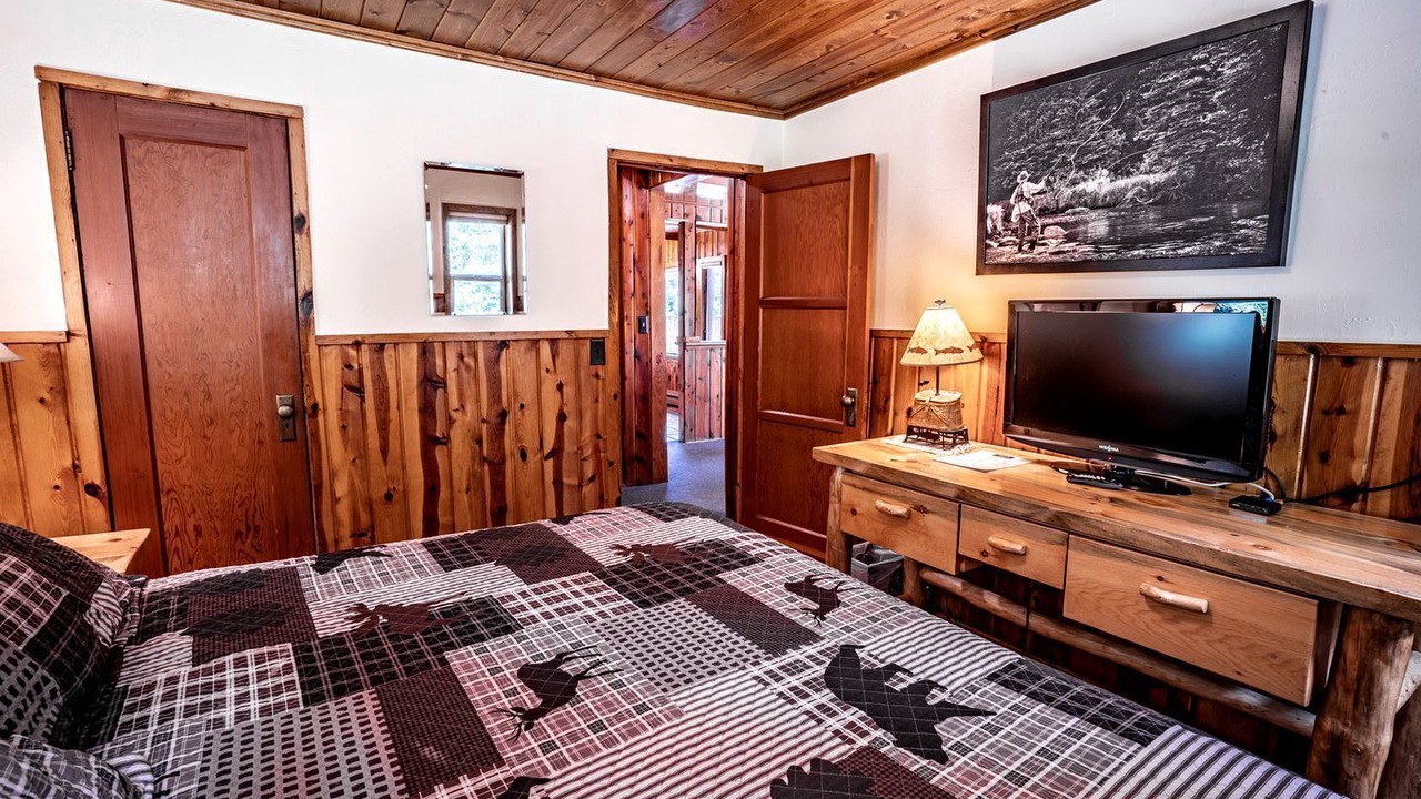 Photo of Bedroom in Evergreen
