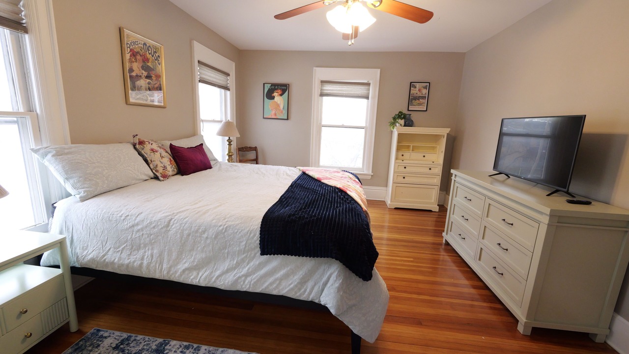 Photo of Bedroom in Near South