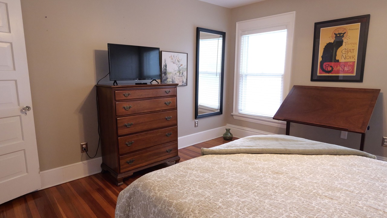 Photo of Bedroom in Near South
