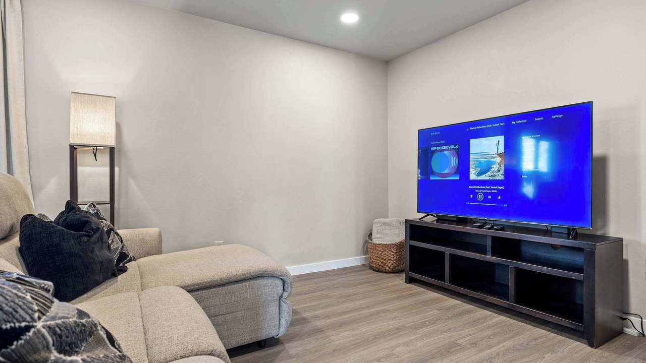 Photo of Livingroom in Martinez Park