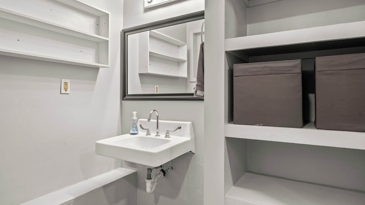Photo of Bathroom in Martinez Park