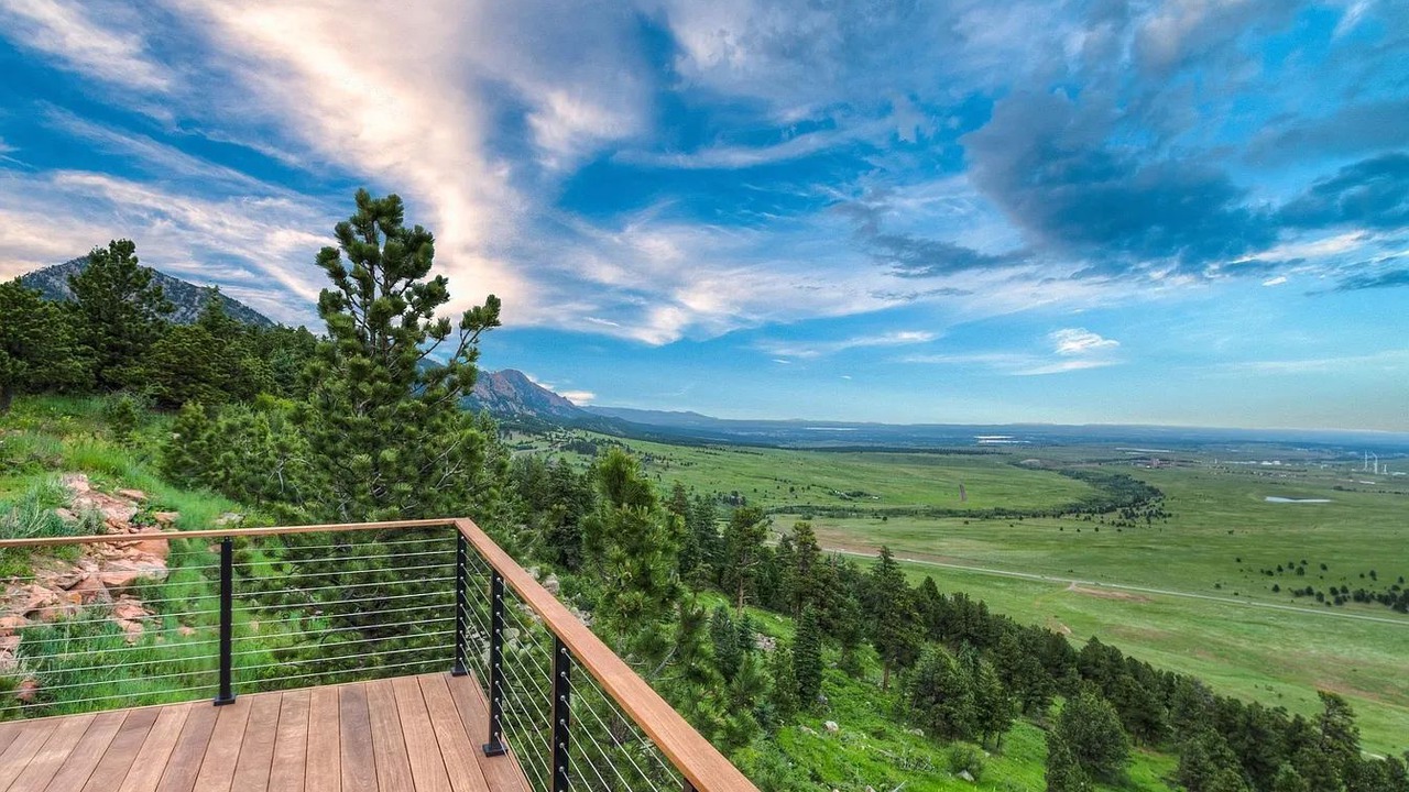 Photo of Outdoor in Golden