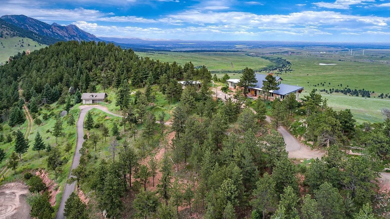 Photo of Outdoor in Golden
