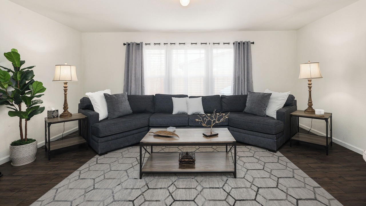 Photo of Livingroom in Dupont