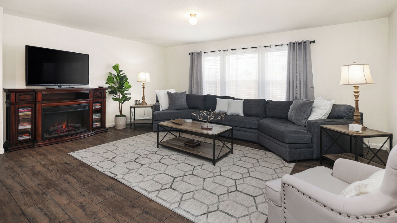 Photo of Livingroom in Dupont