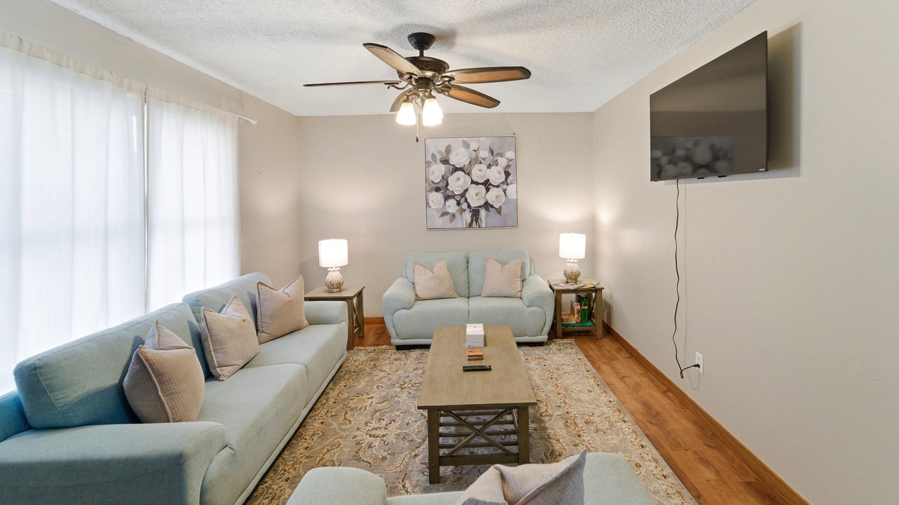 Photo of Livingroom in Garden City