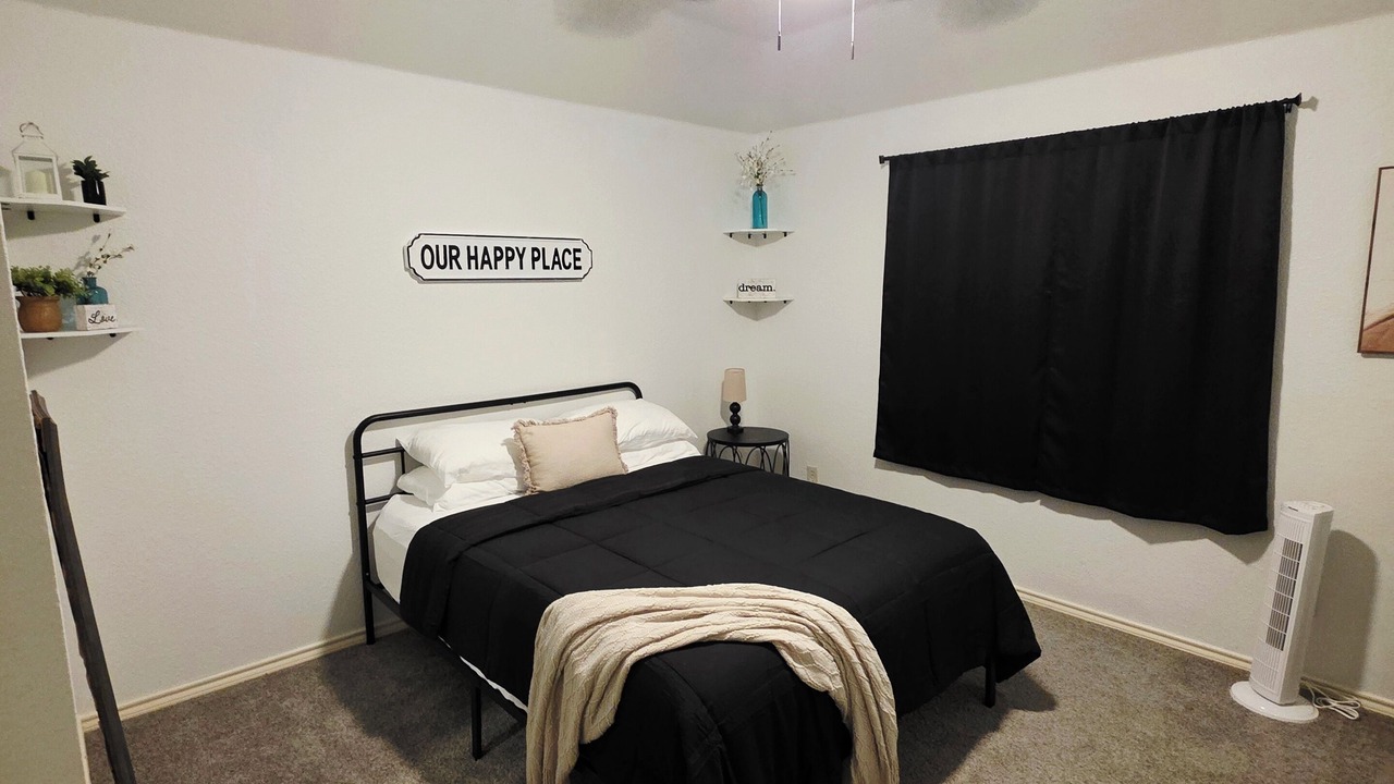 Photo of Bedroom in The Colony