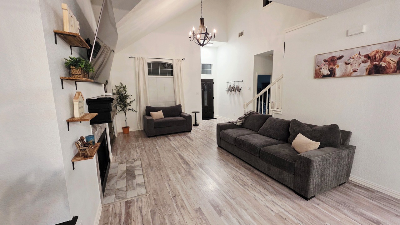Photo of Livingroom in The Colony
