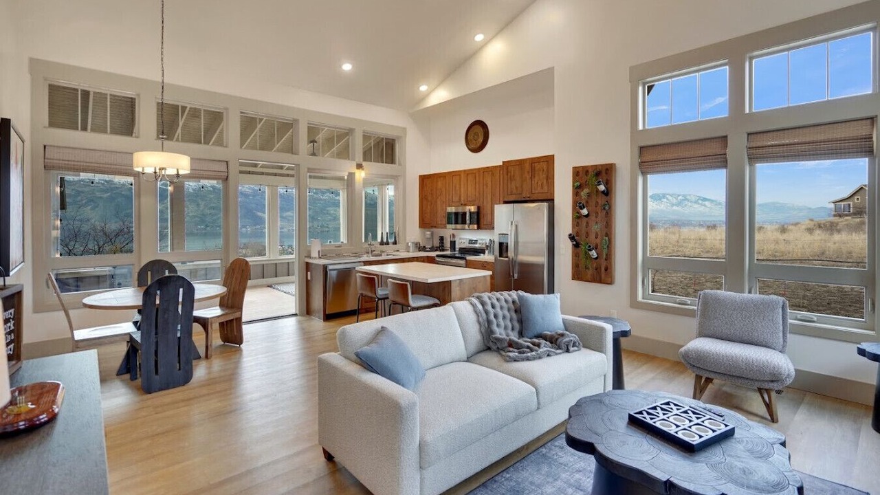 Photo of Livingroom in Oroville