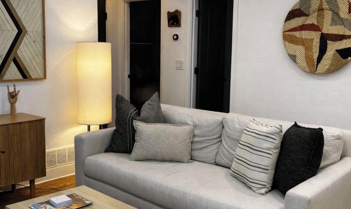 Photo of Livingroom in Englewood