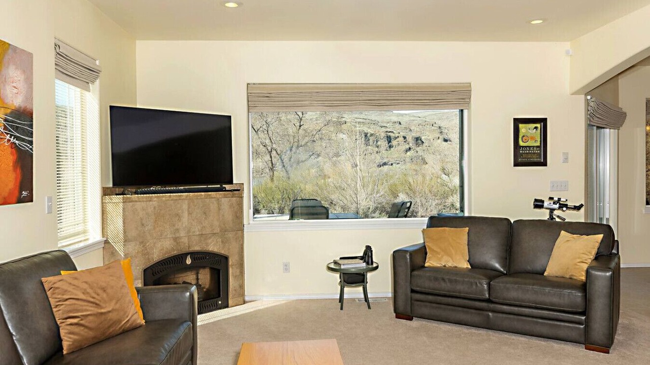 Photo of Livingroom in Sunland Estates