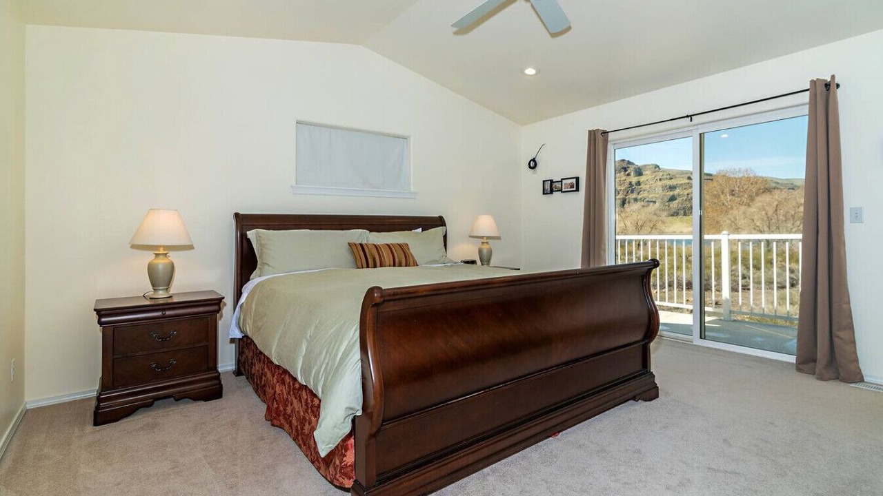 Photo of Bedroom in Sunland Estates