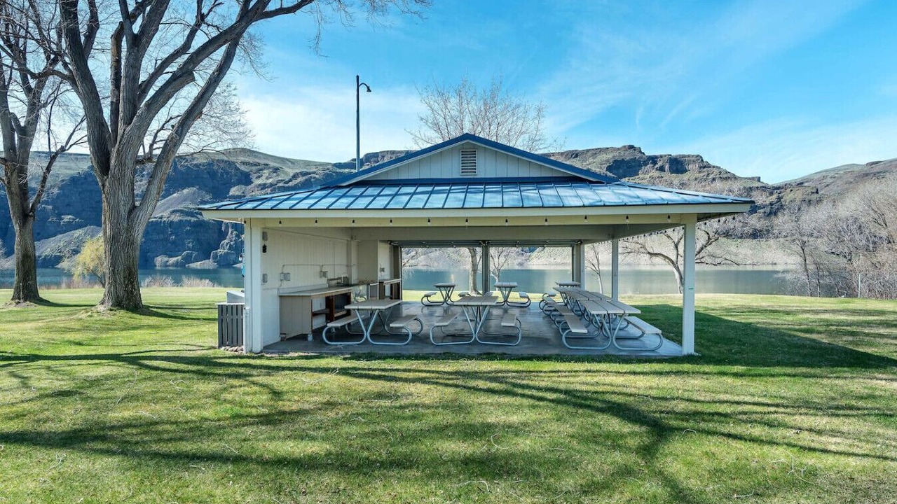 Photo of Outdoor in Sunland Estates