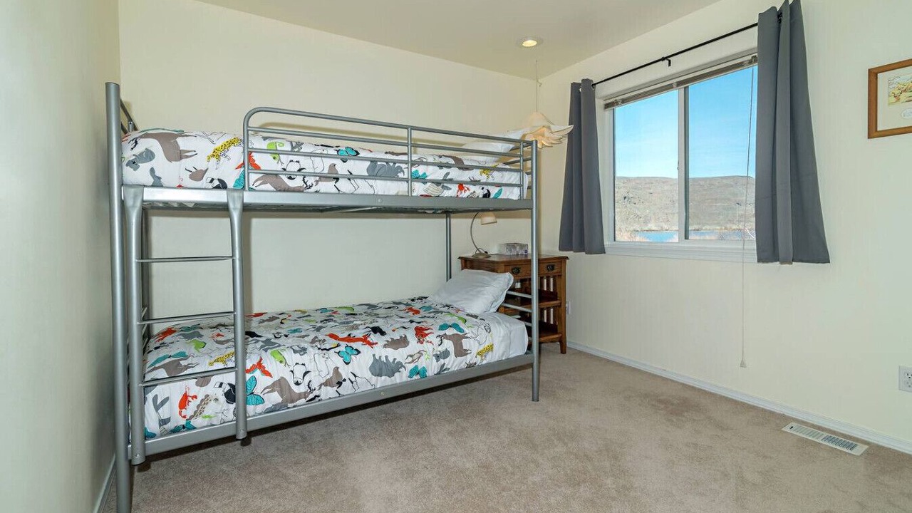 Photo of Bedroom in Sunland Estates