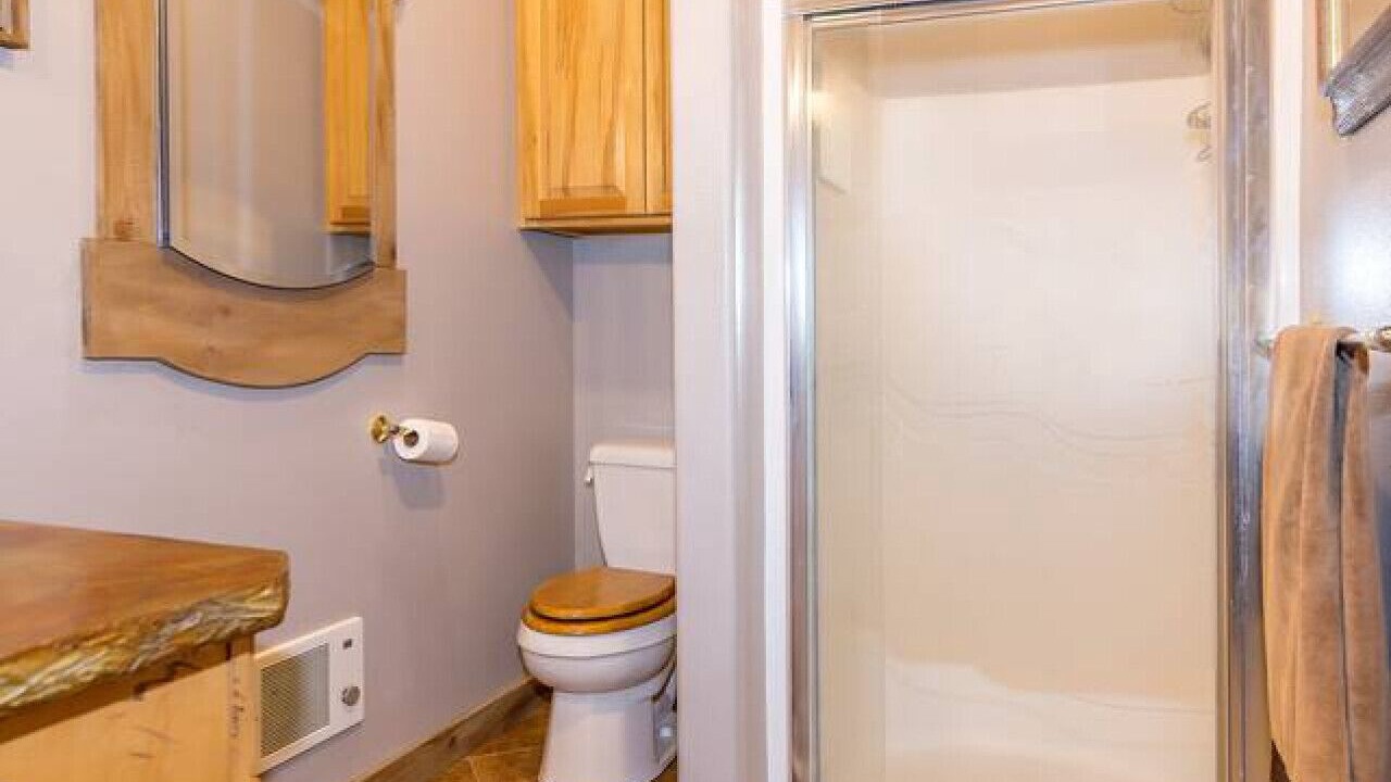 Photo of Bathroom in Lincoln County