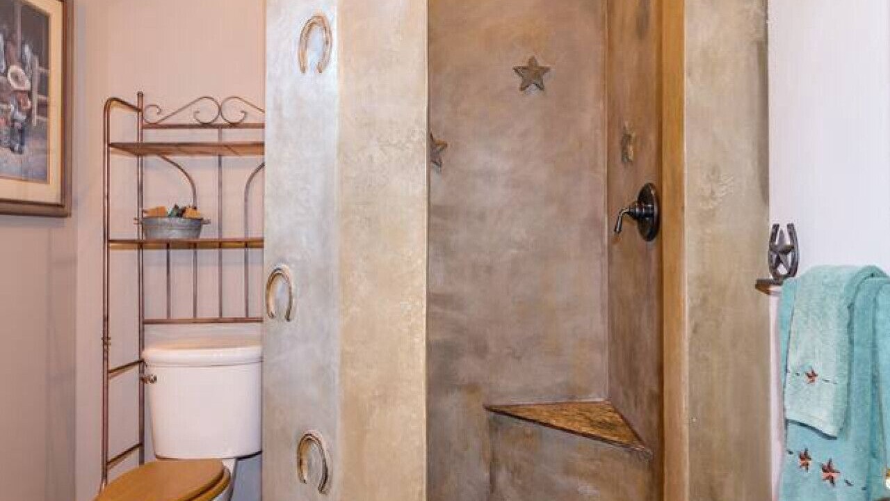 Photo of Bathroom in Lincoln County