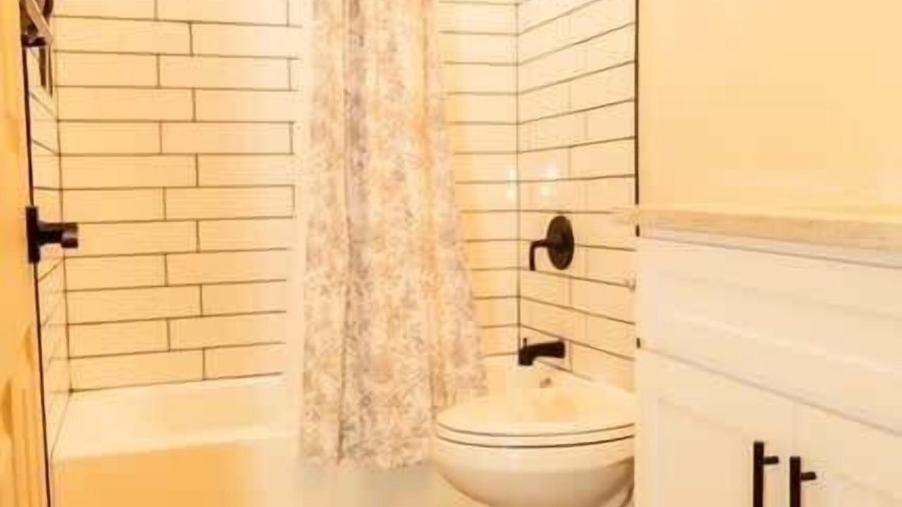 Photo of Bathroom in Ruidoso Downs